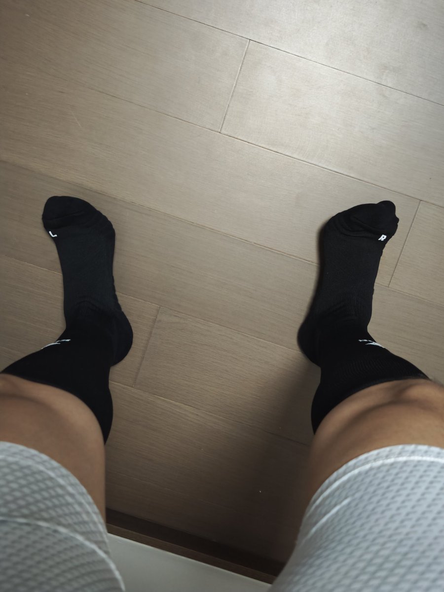 穿完了，下一步是给小狗穿了