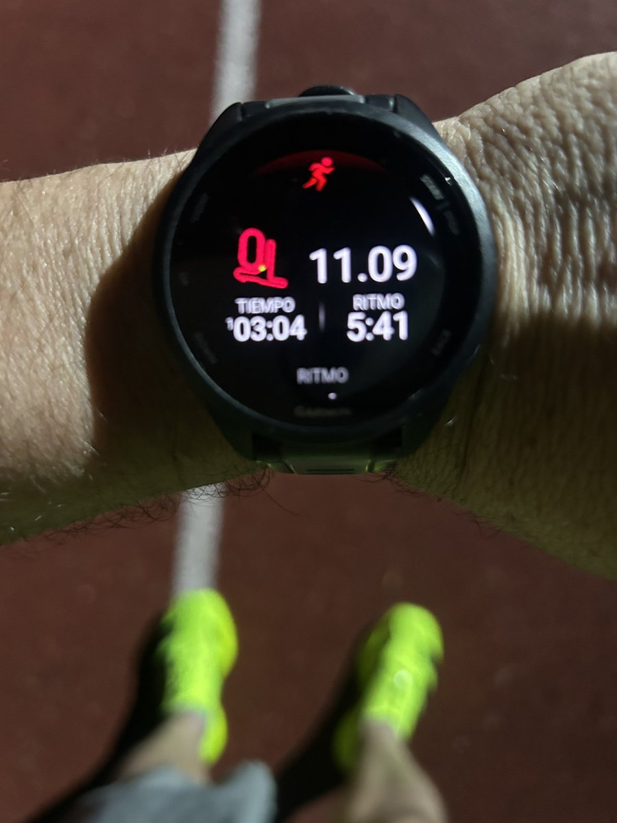 Y sale lo de hoy 🤠🏃🏻‍♂️‍➡️
Enseñándoles a correr 👟 

Bonitas series 5x1000

Entreno 21 rumbo a <a href="/Maratonmty/">Maraton Powerade MTY</a> 

#TortuguitasTeam 
#KMSxELA #Running 
<a href="/ReyLoborebelion/">La rebelión del rey Lobo</a> 
#MeEncantaCorrer
#AquíYaSeCorrio <a href="/CorrerMeHa/">CorrerMeHaEnseñado</a> 

#ViveMejor
#ViveSano
#MuereSano