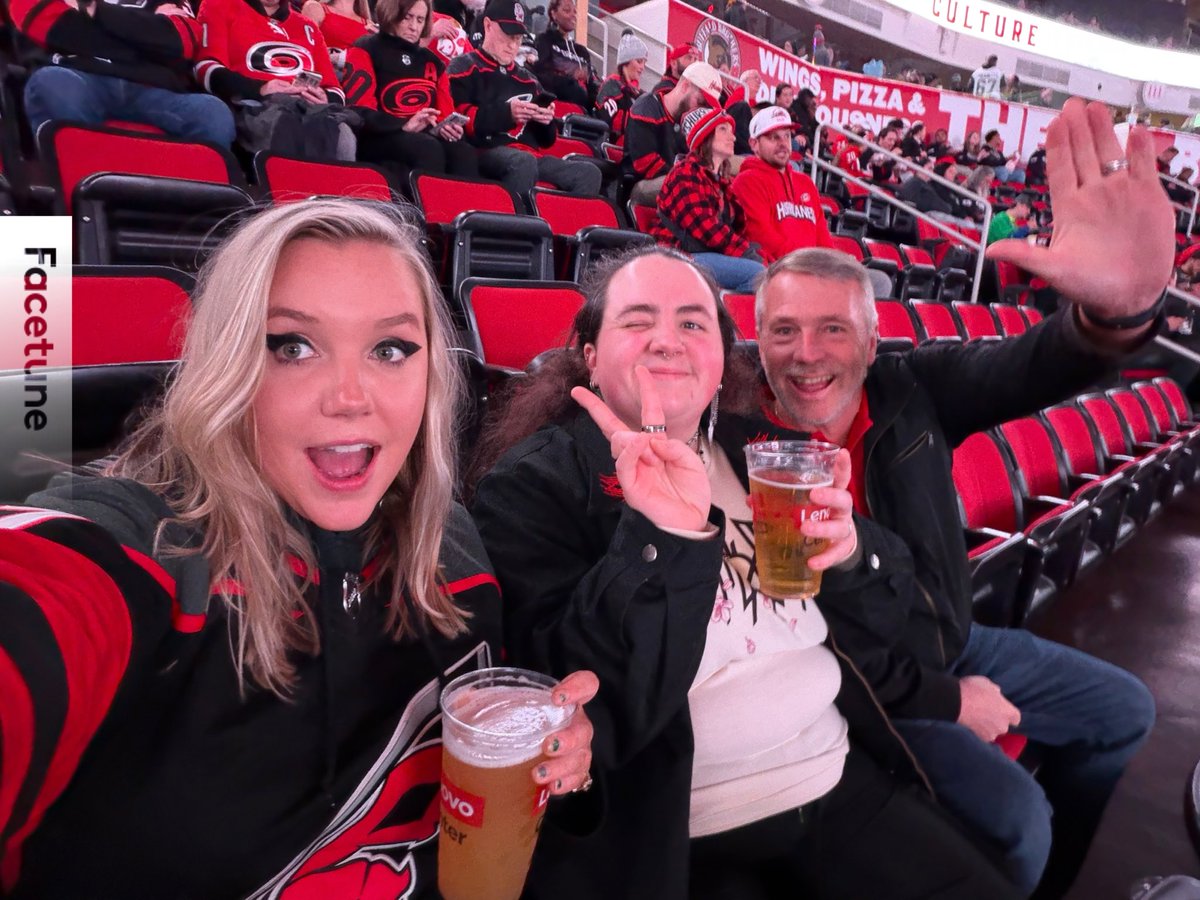 Birthday watching Hurricanes with family❤️