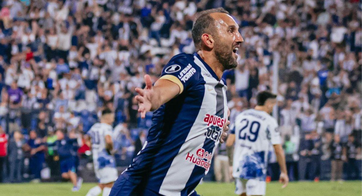 Analytics1901's tweet photo. Mientras que Paolo Guerrero seguirá en Alianza Lima para el próximo año, la situación con Hernán Barcos es totalmente diferente. 

El delantero, quien fue parte del grupo de referentes que estuvo en contra de la renovación de Néstor Gorosito, no seguiría en el club. https://t.co/bzSnu5gIe0