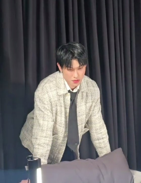 ท่ายืนน้องเขาดุ้งมากอ่ะ ชอบจริตนี้สุบๆๆๆ เฮ้อ ฟินนน 😭🧎🏻‍♂️