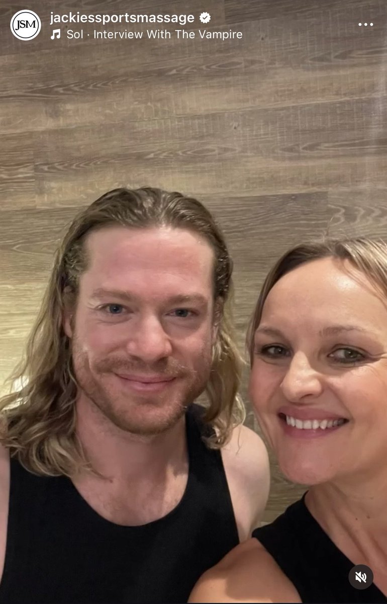 devilmybeloved's tweet image. How have I never seen this before today?? 
#TheVampireLestat #InterviewWithTheVampire #tvl