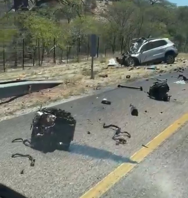 ChangingthingsS's tweet image. Engineers are key to building safer roads. The deadly N1 North accident are a tragic reminder of why engineering solutions must lead efforts to protect lives. #RoadSafety #EngineeringMatters #LimpopoBusCrash N1 head-on collusion