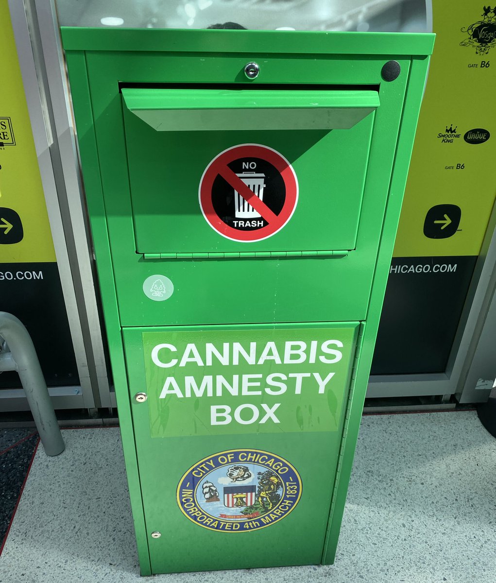 mrpxssy's tweet image. getting pried out by the jaws of life after getting my whole arm stuck in the cannabis amnesty box