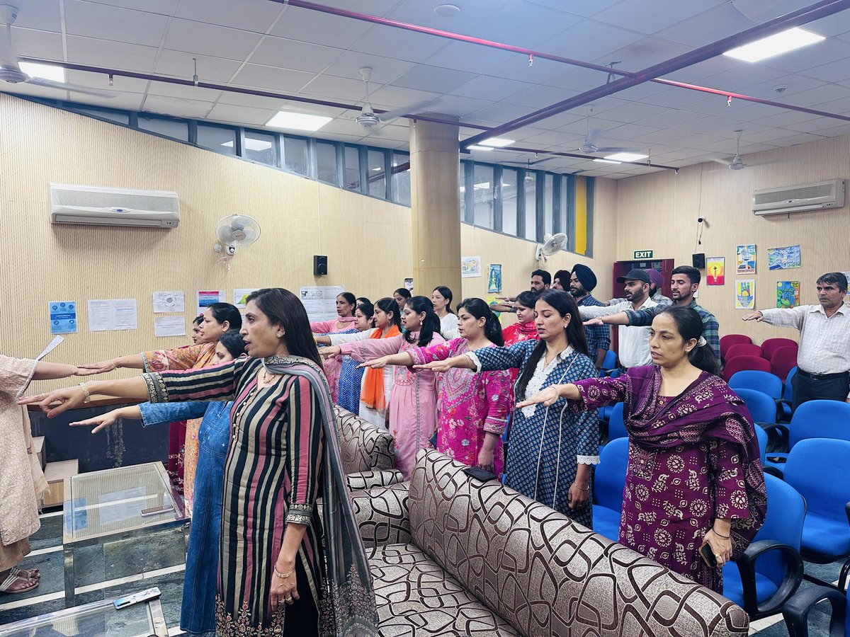TSCSLibrary's tweet image. Integrity Pledge on the occasion of Vigilance Awareness Week was administered to library staff on 27.10.2025 #VigilanceAwarenessWeek @RrrlfKolkata