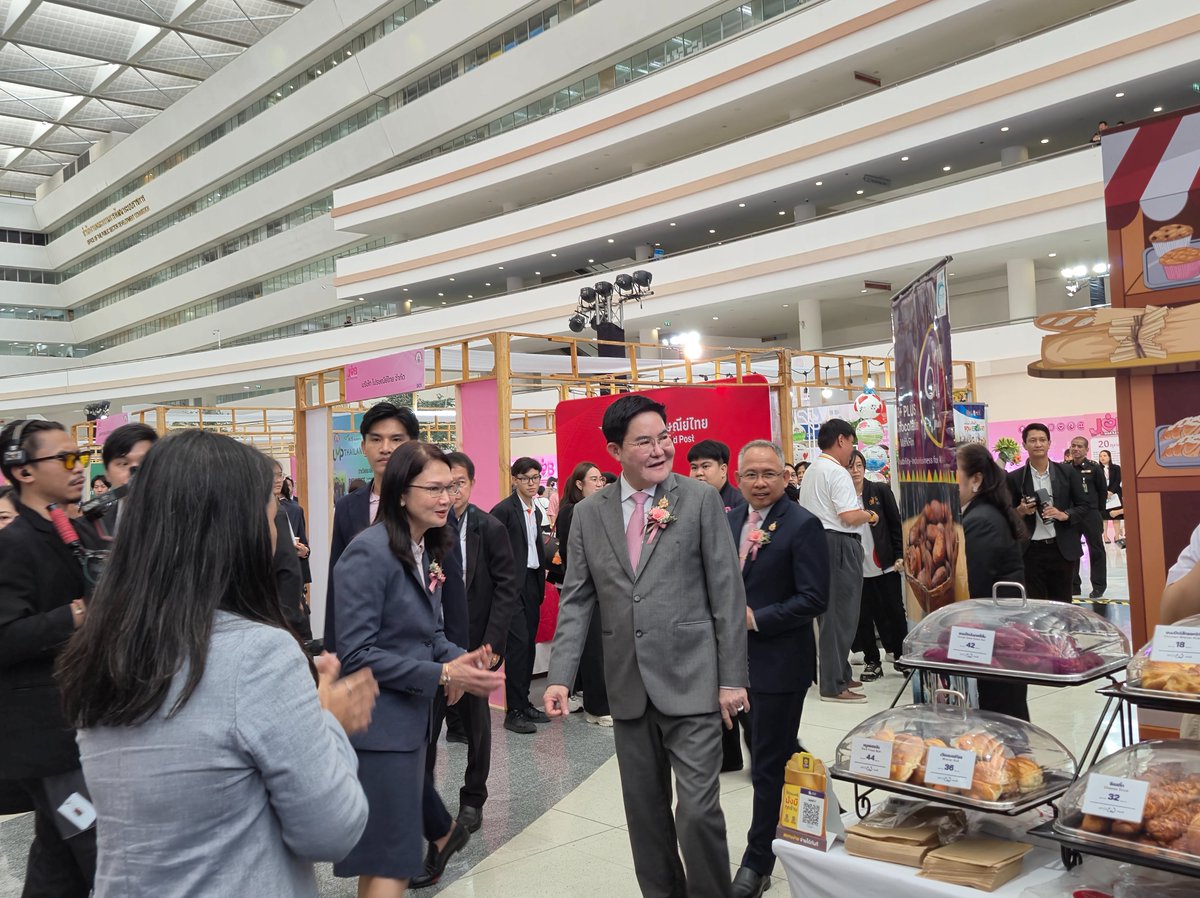 APCDAsiaPacific's tweet image. 20-21 ต.ค. 2568: ศพอ. ร่วมงาน Job &amp;amp; Market Fair โดย พก. ที่ศูนย์ราชการฯ กทม.! 🎉 ผู้เข้าร่วมกว่า 4,000 คน! บูธ 60+ เบเกอรี่และโปรแกรม DIB แสดงการจ้างงานครอบคลุม รัฐมนตรีเยี่ยมชมและสนับสนุน! 💼♿ #งานจัดหางานคนพิการ2568 #ความครอบคลุมคนพิการ #ศพอ #กรมพก