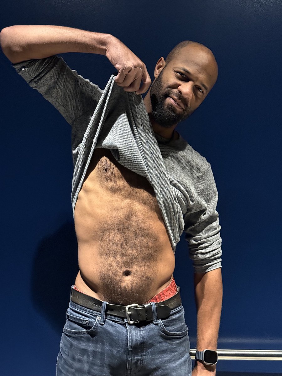 MacMarquesX's tweet photo. Tummy Tuesday? https://t.co/AZyDdsTbw2