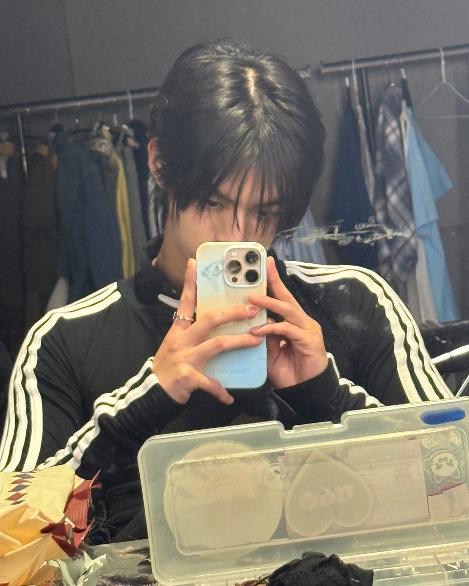 Just me checking the mirror between takes in the dressing room. The lights were warm, the vibe a little messy, but it felt like home. Maybe I was supposed to fix my hair, but I ended up staring instead. Guess even behind the scenes has its own little story.