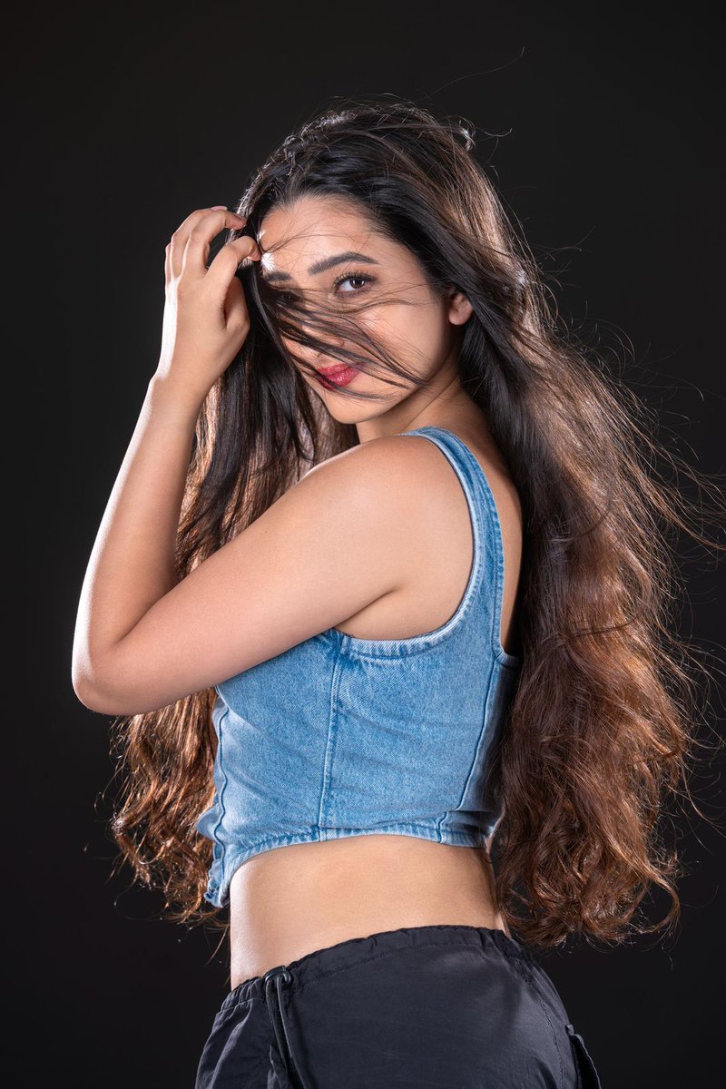 TrackTwood's tweet image. For the first time, a heroine rises from the Ghattamaneni family! 
#JaanviGhattamaneni is ready for her cinematic debut.