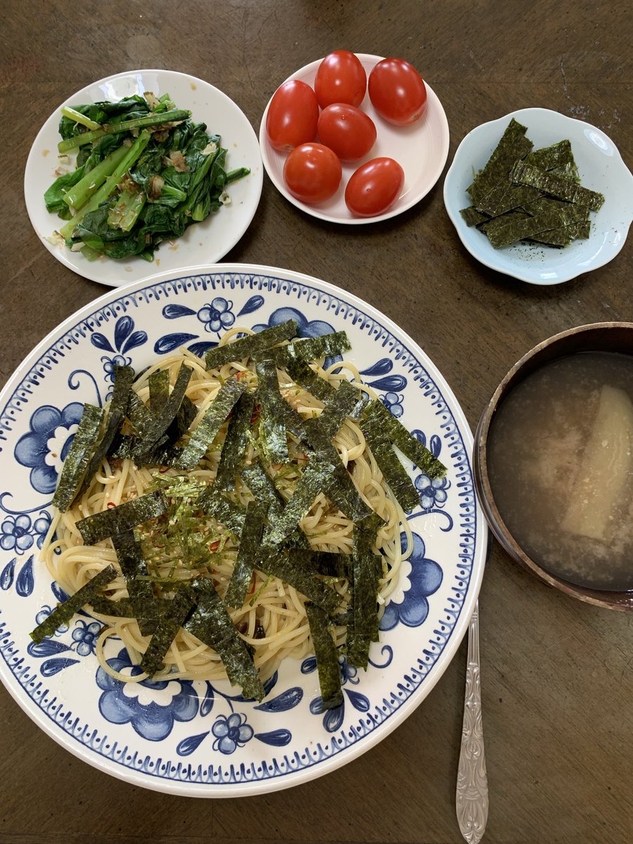 At3hrU's tweet image. #Lunch 🍝 #spaghetti #retort #信州野沢菜漬け #エスビー #海苔追加　家麺