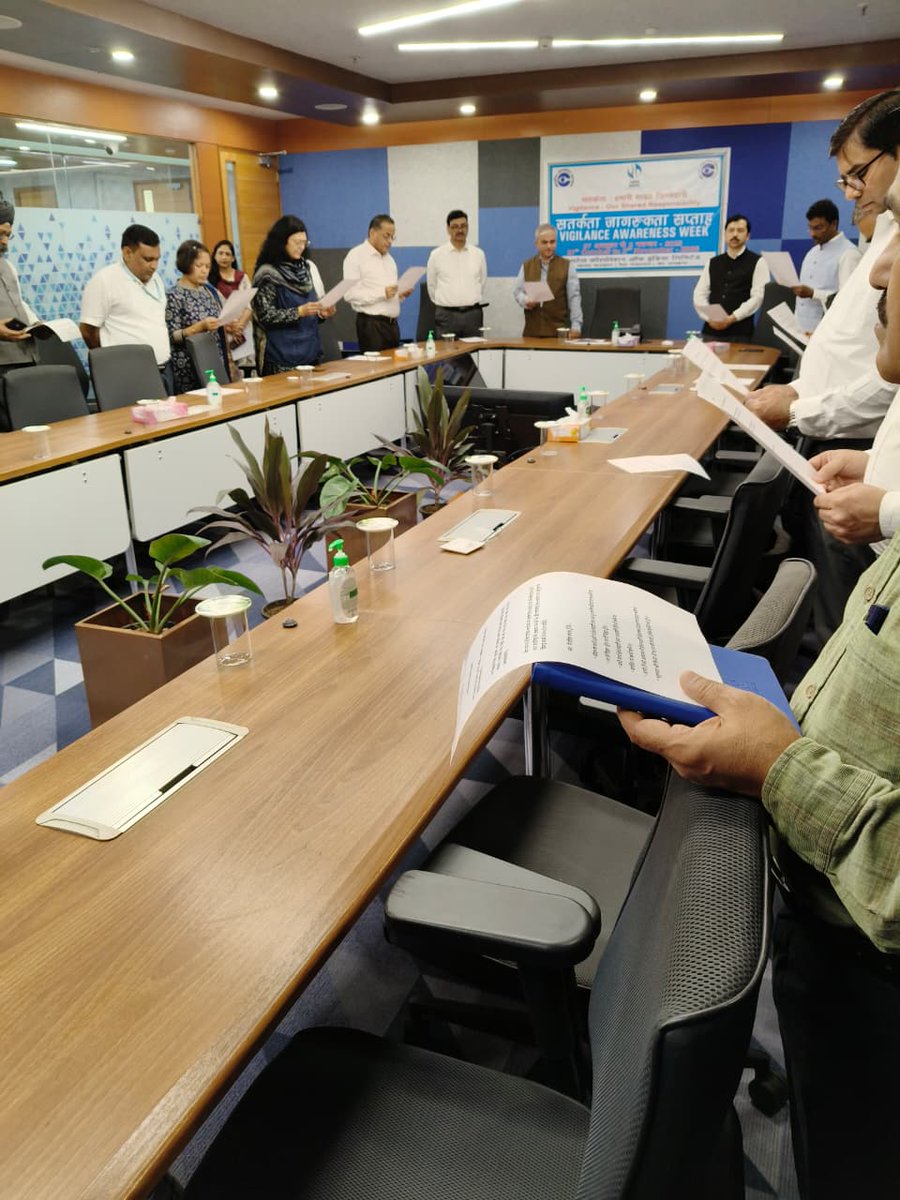 As part of Vigilance Awareness Week 2025, CMD RailTel administered the Integrity Pledge to all RailTel employees, reaffirming the organisation’s collective commitment to transparency, honesty, and ethical conduct in every sphere of work.
We firmly believe that “Vigilance is our