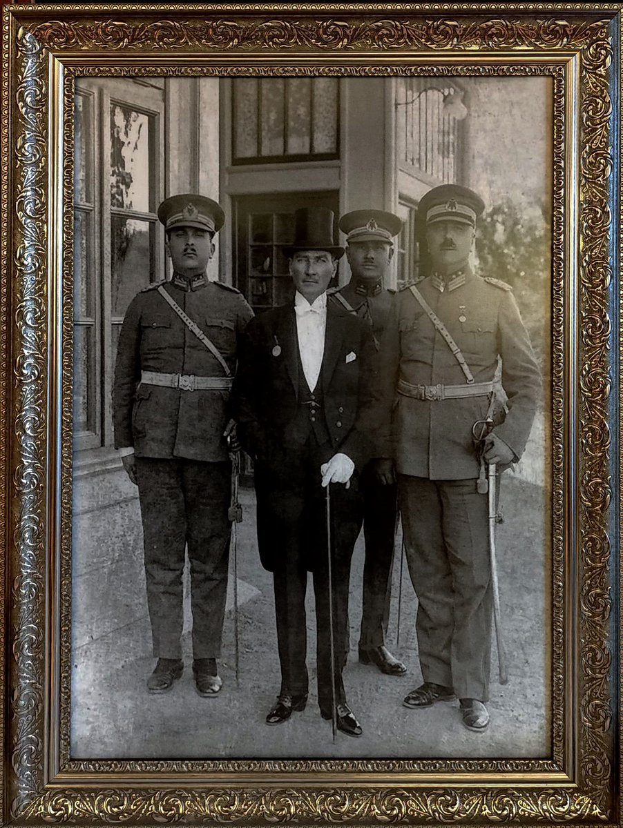 Cumhuriyet Bayramı kutlu olsun…
Atatürk; akıl, bilim, tam bağımsızlık, anti emperyalist ve umut, umut, umut demektir.
Ve Atatürk, bu milletin ebedi lideridir…
#tarihihinkıskandığılider