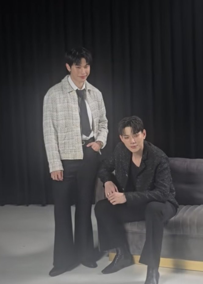 สะโพกนางนี่เป็นประเภทใช้แล้วทิ้ง งดรีไซเคิลหรอ นางทิ้งสะโพกบ่อยกว่ากุทิ้งขยะอีก 😔