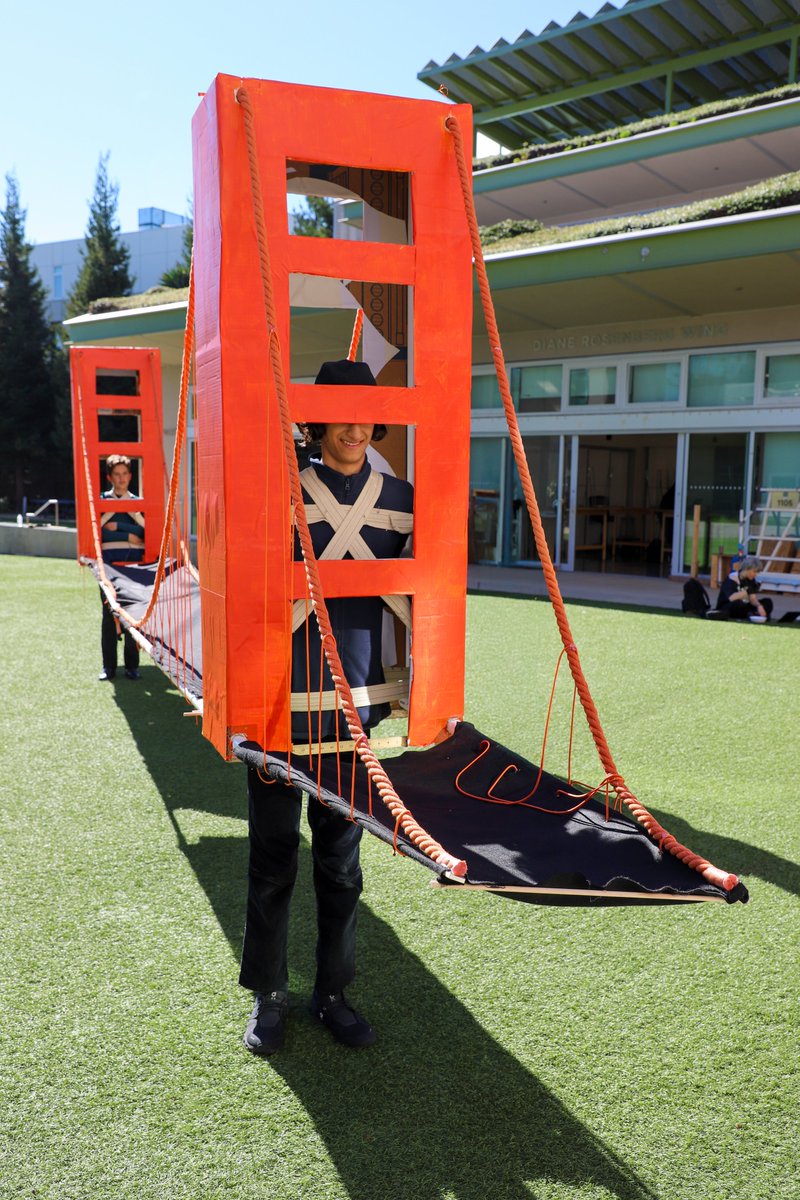 nuevaschool's tweet photo. #SeenAtNueva: Two sophomores dressing up in their homemade costume as the Golden Gate Bridge for Halloween. It's also their Quest project! https://t.co/O3yUXaRZwF https://t.co/5098t50BMm