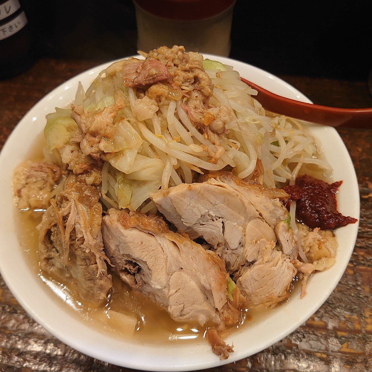 benkyokai1's tweet image. 立川マシマシ
中ラーメンでこのボリューム🐷