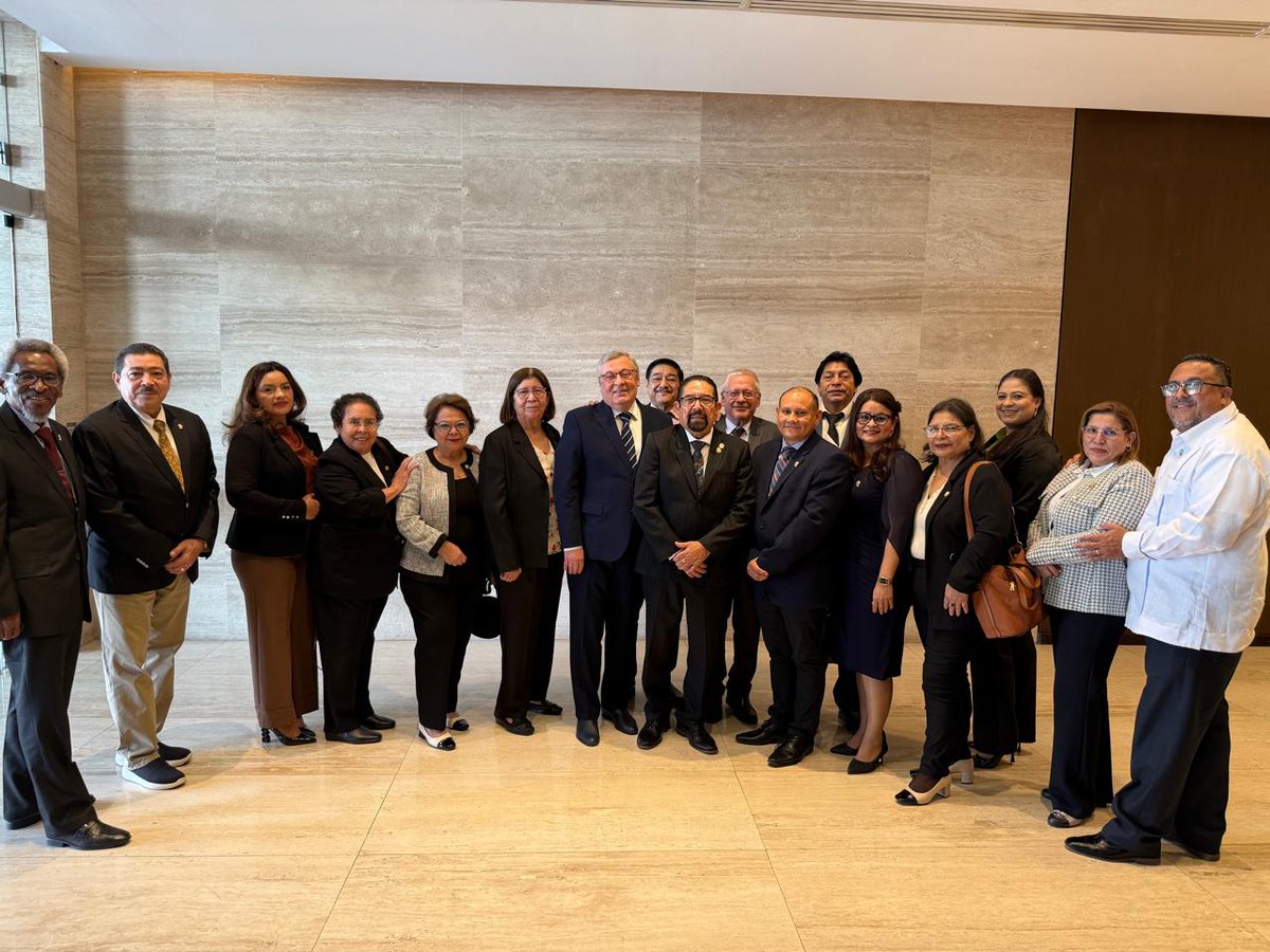 🇷🇺El 28 de octubre el Embajador de Rusia en Guatemala S.Reshchikov participó en la Ceremonia de Posesión y Juramento de la nueva Junta Directiva del PARLACEN.