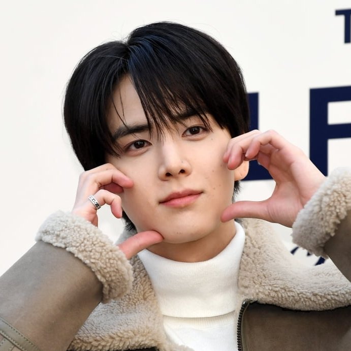 더보이즈 영훈, 순정만화 주인공처럼

tenasia.com/entertainment/… (📸)

더보이즈 영훈이 28일 서울 강남구 삼성동 코엑스 루프탑에서 열린 더 힐피거 레이싱 클럽 행사에 참석하고 있다.

#YoungHoon #ヨンフン (#THEBOYZ)
#TommyHilfiger #トミーヒルフィガー
#Event #イベント