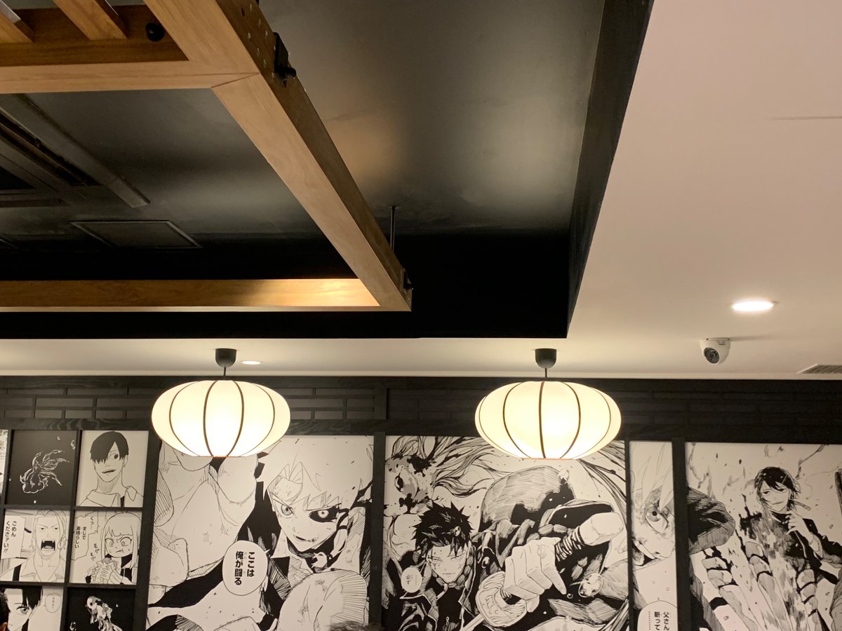 渋谷のバーガーキングに行ったらなんじゃこりゃ⁈ジャンプで連載中のカグラバチとのコラボ⁈
店の名前もカグラバチになってるし、ここまで徹底してるのは初めて見たかも。店内にはカグラバチマニアもチラホラ…
ごちそうさまでした。