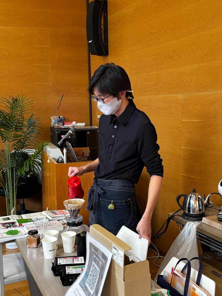 🌿西海ゼミによる☕フェアトレードイベントを開催
📅11/10(月)13：00～＠いちょうの館「よっちカフェ」
フェアトレードコーヒーの提供＆ワークショップ「新・貿易ゲーム」で楽しく学ぼう！
学びと交流のひとときをぜひ🍀
👉西海ゼミ
instagram.com/ycu_nishikai/
👉よっちカフェ
instagram.com/ibasyocafe_yoc…