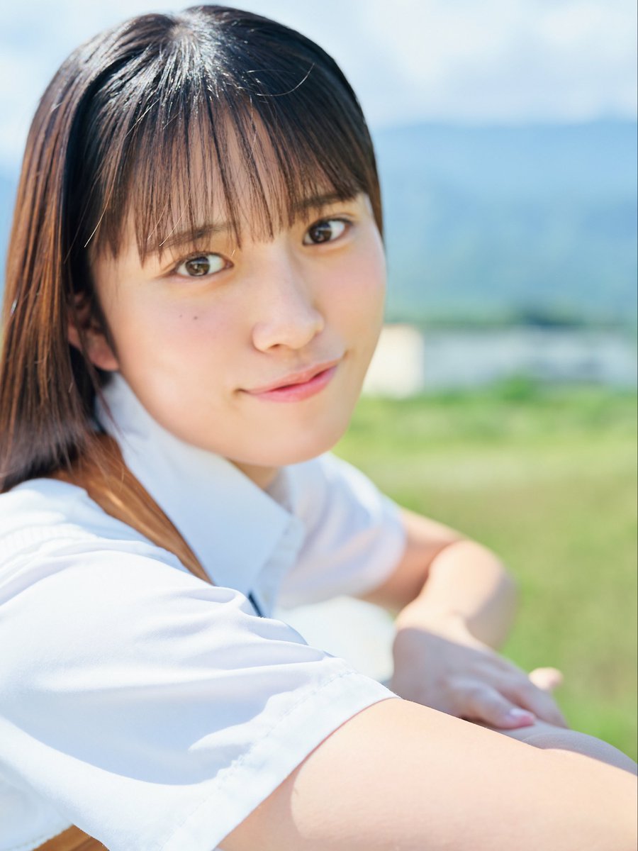 本日発売の少年サンデー48号表紙&グラビアに #日比谷萌甘 ちゃん初登場