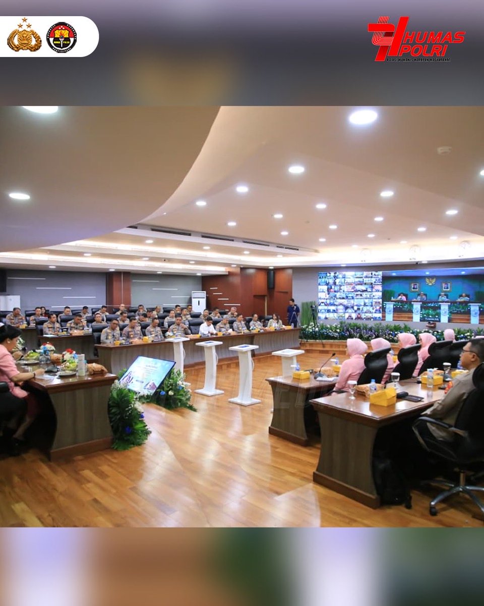 DivHumas_Polri's tweet image. Polri meluncurkan Sistem Penerimaan Murid Baru (SPMB) SMA Kemala Taruna Bayangkara (KTB) tahun ajaran 2026/2027 di Gedung Utama Mabes Polri, Senin (27/10). Peresmpian tersebut dipimpin langsung oleh Wakapolri Komjen Pol. Prof. Dr. Dedi Prasetyo, S.H., M.Hum., M. Si., M.M., As SDM…
