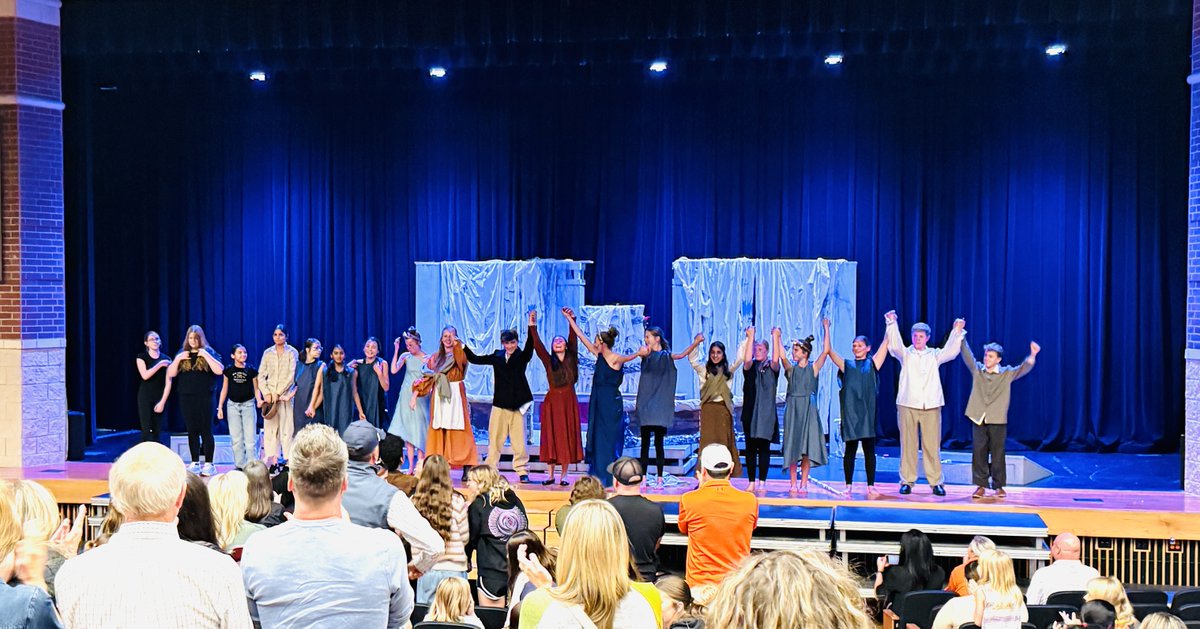 Moore_MS_CISD's tweet image. A standing ovation for an amazing performance of We Are the Sea by the Moore MS Theater Department! Congratulations cast, crew, and directors and break a leg (not literally of course) at your upcoming UIL competition!