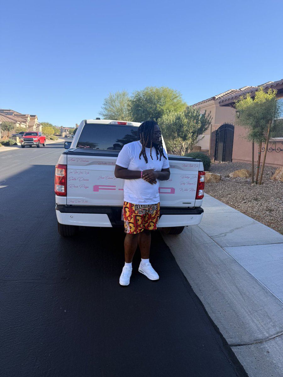 RJ🫠✍🏾 tweet media