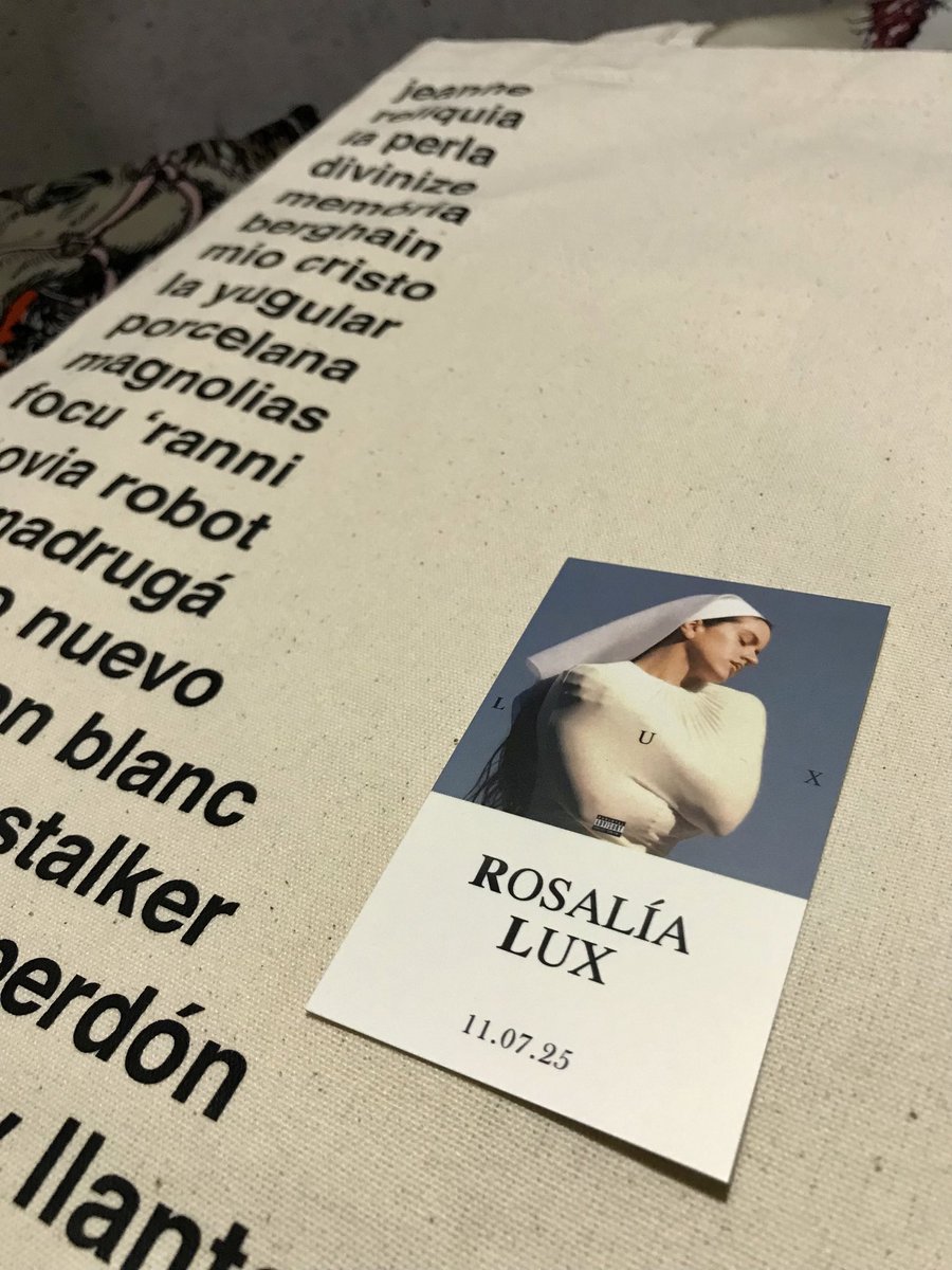 YTTYYYTTY's tweet photo. ROSALÍAの新作「LUX」先行リスニングイベントに当選するという非常に幸運な出来事がありました🥹前作の衝撃すら軽く凌駕してしまうほどの、文字通り神懸かった大作でした。こんなに心震えるような作品に出会えたことが本当に嬉しい！金曜日また正座して聴くぞ〜 @hola_rosalia @SonyMusic_JPN https://t.co/sqrPzvuGuO