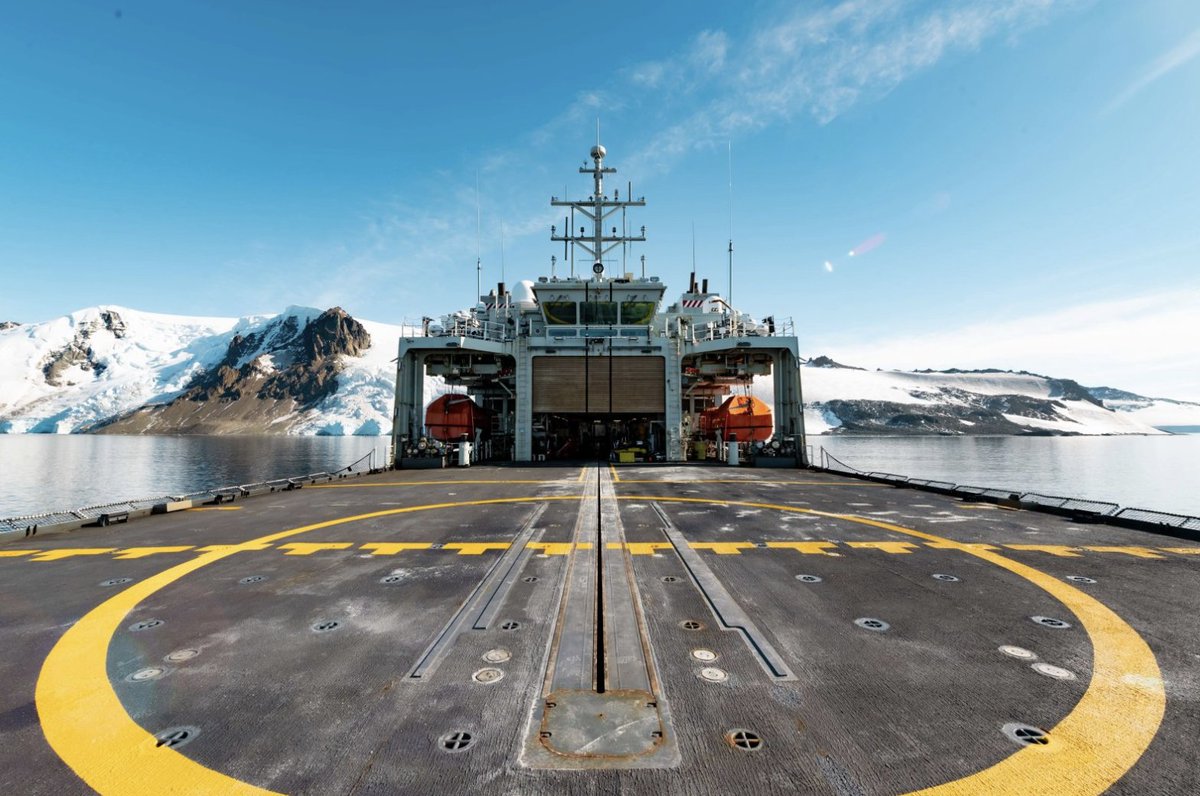 edc_magazine's tweet image. HMCS MARGARET BROOKE transits within Admiralty Bay, King George Island, Antarctica, during Operation PROJECTION.

Photo by: Corporal Connor Bennett, #CanadianArmedForces Photo.