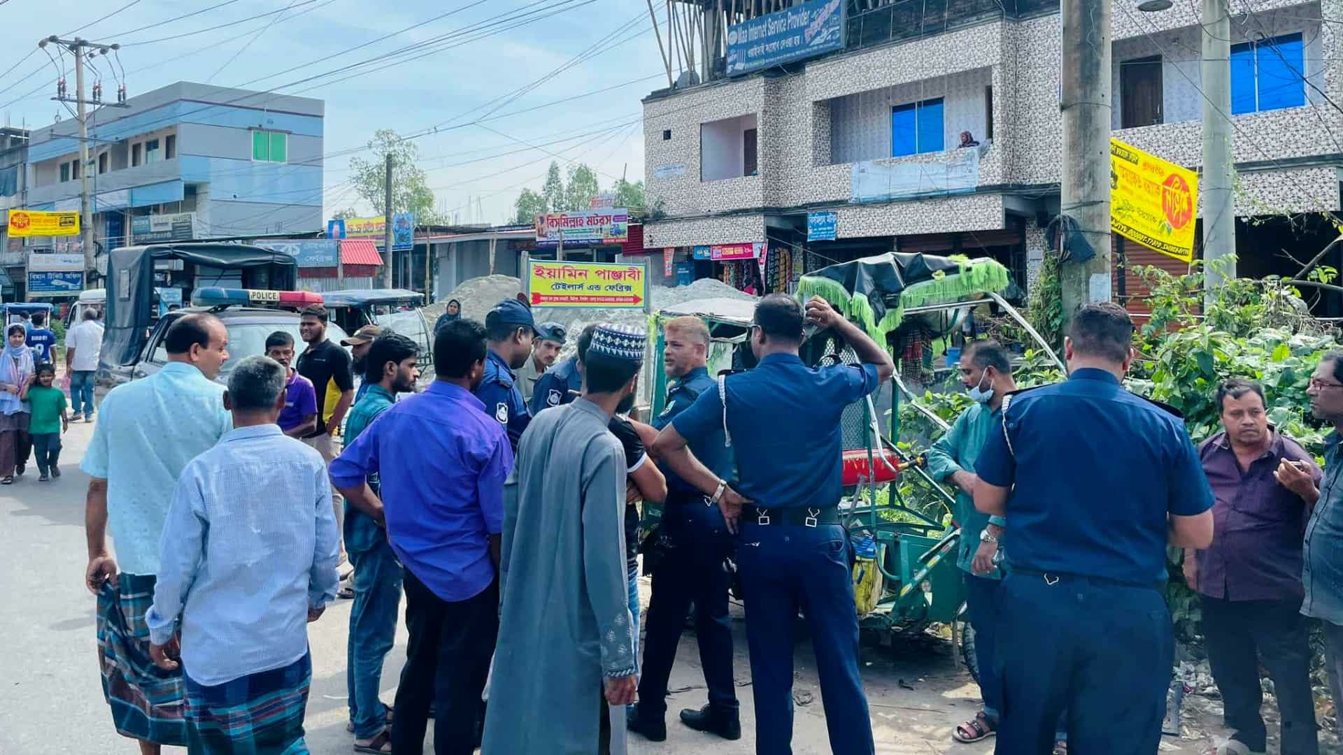 মির্জাপুরে বাসচাপায় অটোরিকশা চালক ও যাত্রী নিহত