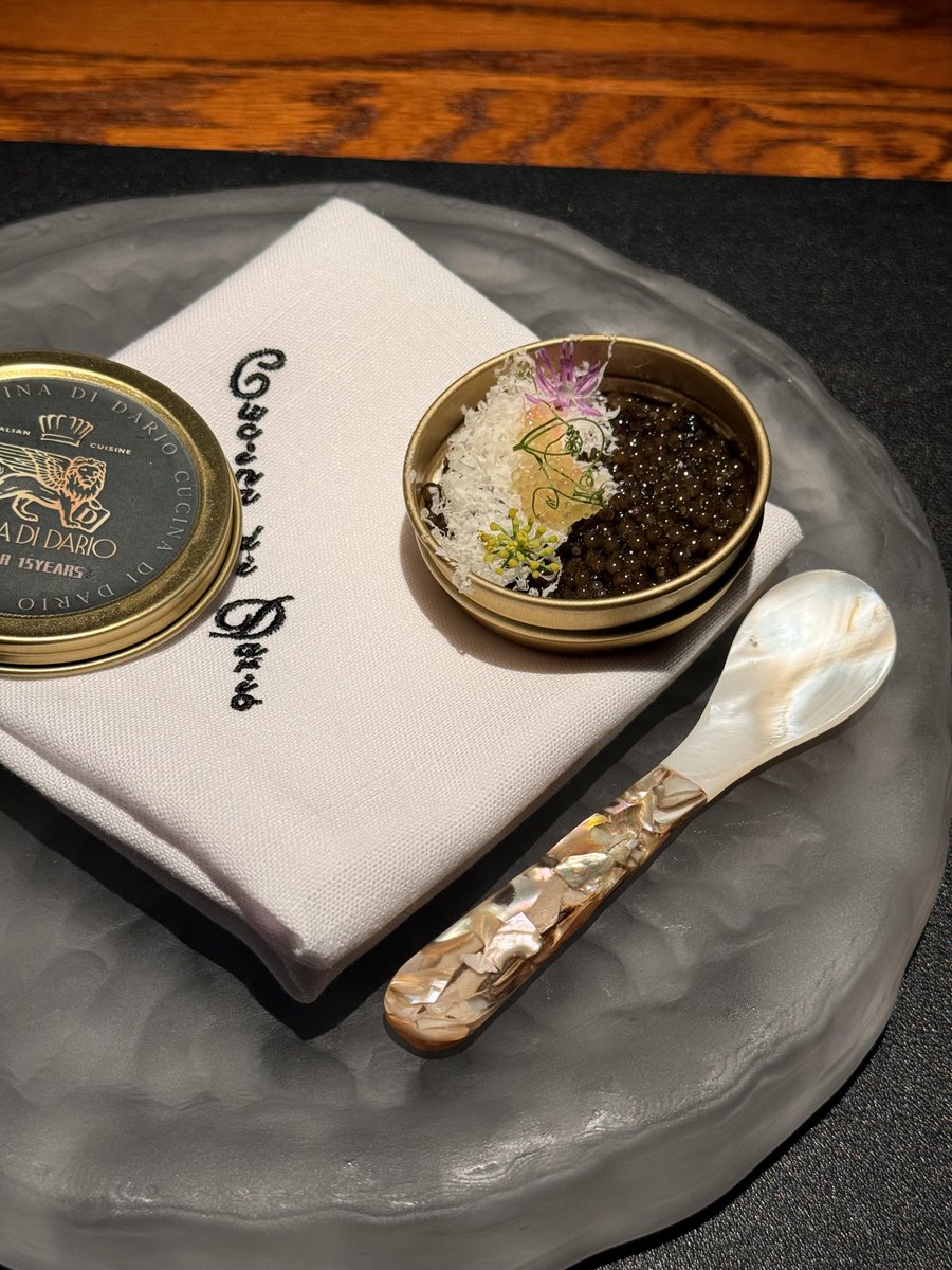 ff6_js's tweet image. Dinner that feeds not just the body, but the ambition. 💫