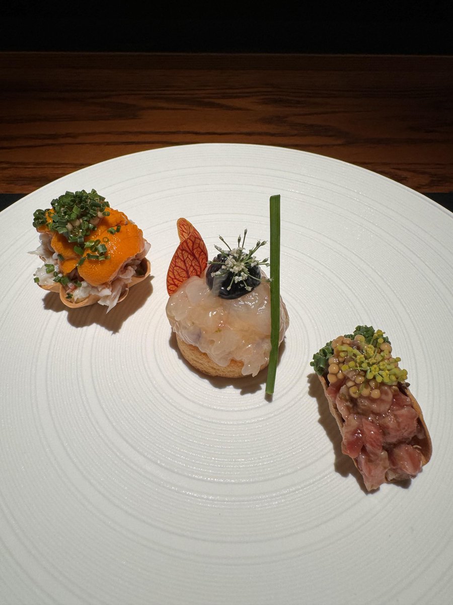 ff6_js's tweet image. Dinner that feeds not just the body, but the ambition. 💫