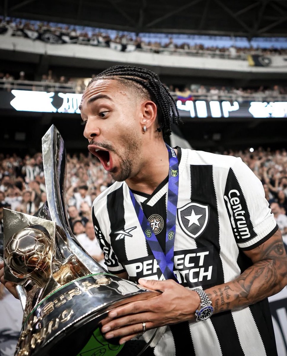 “A gente precisa dos torcedores. Quando olho no campo e vejo o estádio lotado, sinto uma força. Eu canto com eles. Temos um grupo muito batalhador, uma comissão competente e estamos fazendo de tudo para estar na Libertadores. Tudo o que vivemos em 2024, 2026 está aí, e nós vamos