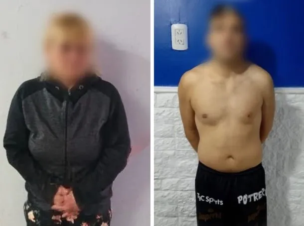 PolicialesON's tweet image. 🚨Cayó una familia narco en Ciudad Oculta: le secuestraron casi 500 envoltorios de pasta base

📌Se secuestraron casi 500 dosis de pasta base que eran comercializados en un kiosco de Villa Lugano que funcionaba como fachada. #narcos #droga