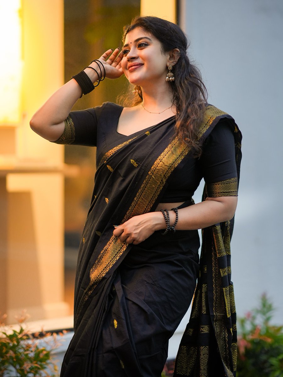 igtamil's tweet photo. #GayathriShan ❤️
#IndiaGlitz #Tamilactress #TamilCinema #Kollywood #Actress #TamilCinema #Kollywood #actor #tamilactors https://t.co/ZLD4rU1q3T