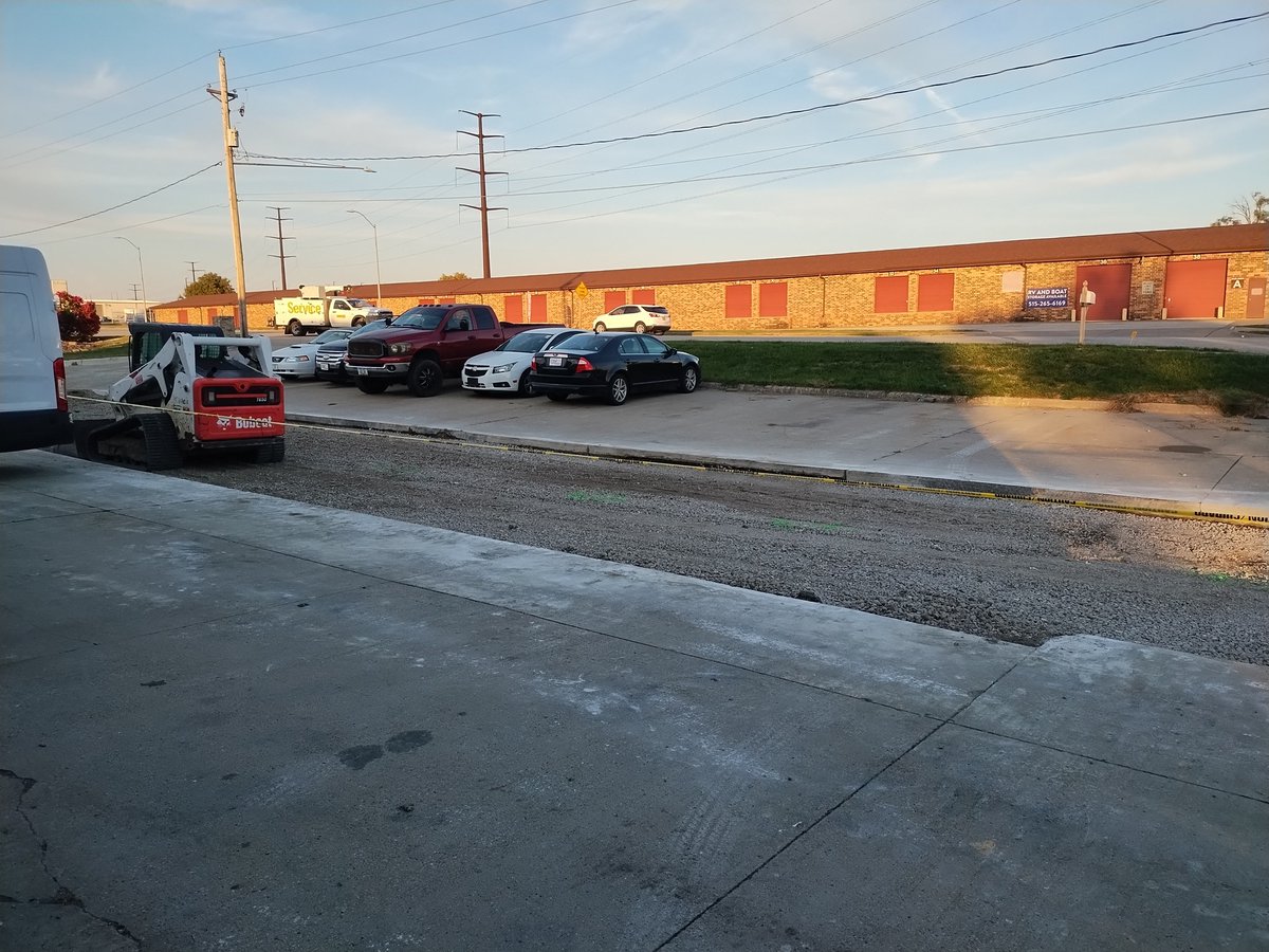 PERFORMANCEPL12's tweet image. We wanted to take a moment to let you know that repairs are currently underway in our parking lot. We understand this may cause some inconvenience during your visit, and we truly appreciate your patience and understanding. Please, rest assured our doors remain open.