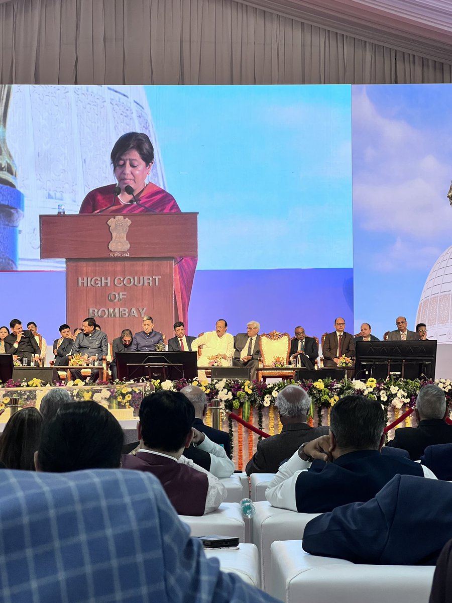 swatidTOI's tweet image. CJI BR Gavai: We Should ensure there is no extravagance in the new #BombayHC 
building. It is Constitutional Court bldg, Not a seven star hotel

We shouldn’t forget All of us exist for citizens Who come to seek justice  

Am sure it will be the best court building in the country