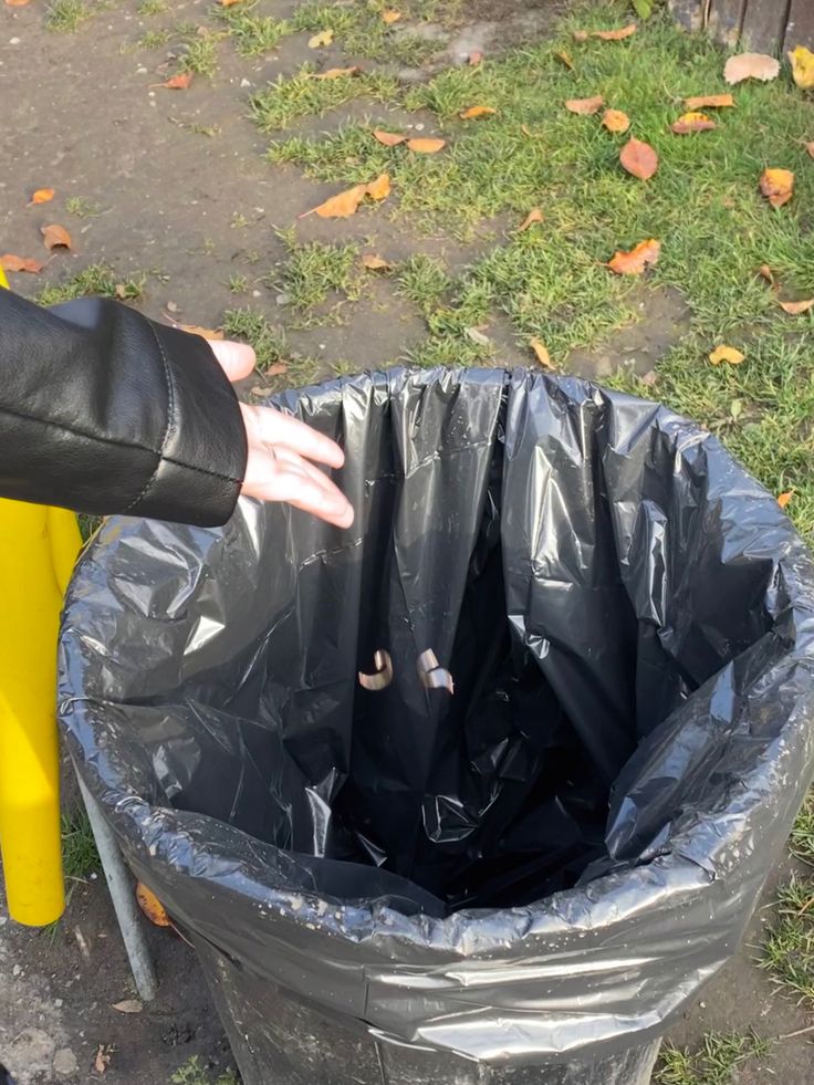 Dahmi_Larey's tweet image. What mindset, habit, or idea are you tossing in here??..