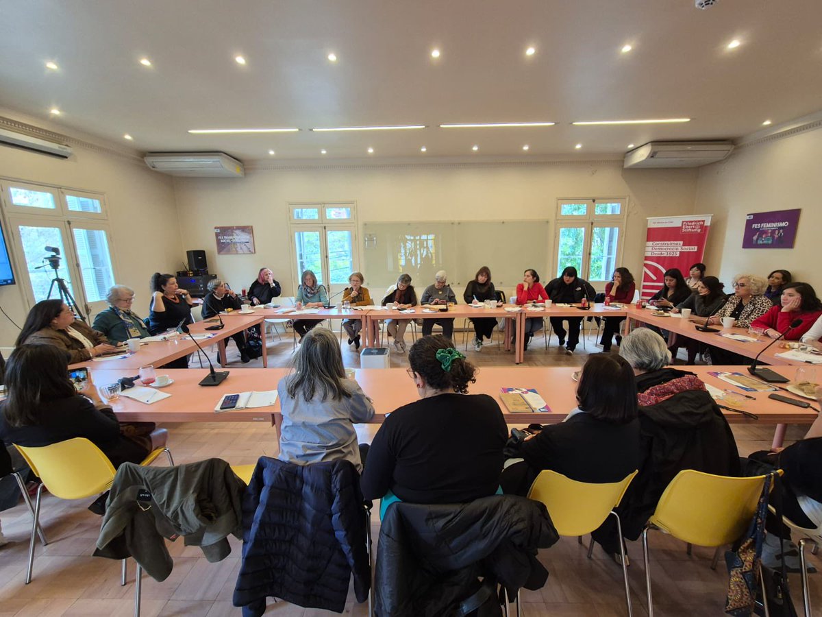 De Beijing a Santiago: 35 años de luchas feministas que transformaron la democracia en Chile 
El feminismo ha sido clave en el fortalecimiento de la democracia, en la ampliación de derechos, en la transformación cultural (…) tinyurl.com/3y3vxksr
