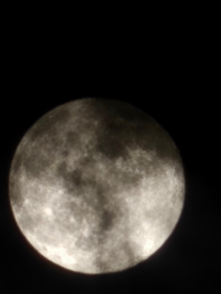 चन्द्रमा पनि त दाग छ, हामी त मान्छे हौं नि !
(आज पूर्णिमाको चन्द्रमा) 💕💕💕