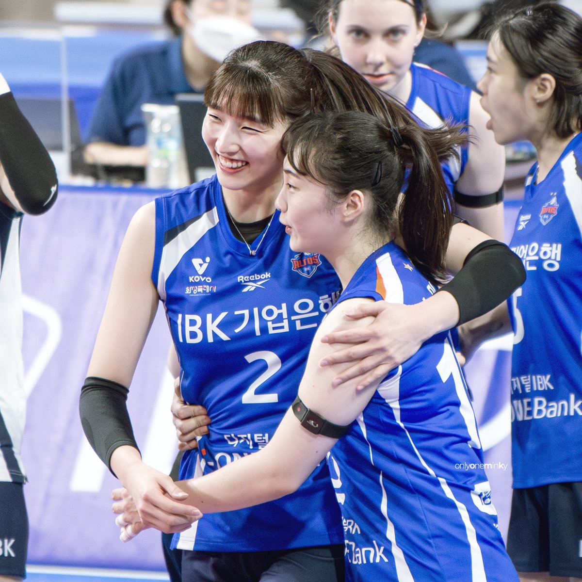 미들즈와 밍경

#황민경 #이주아 #최정민