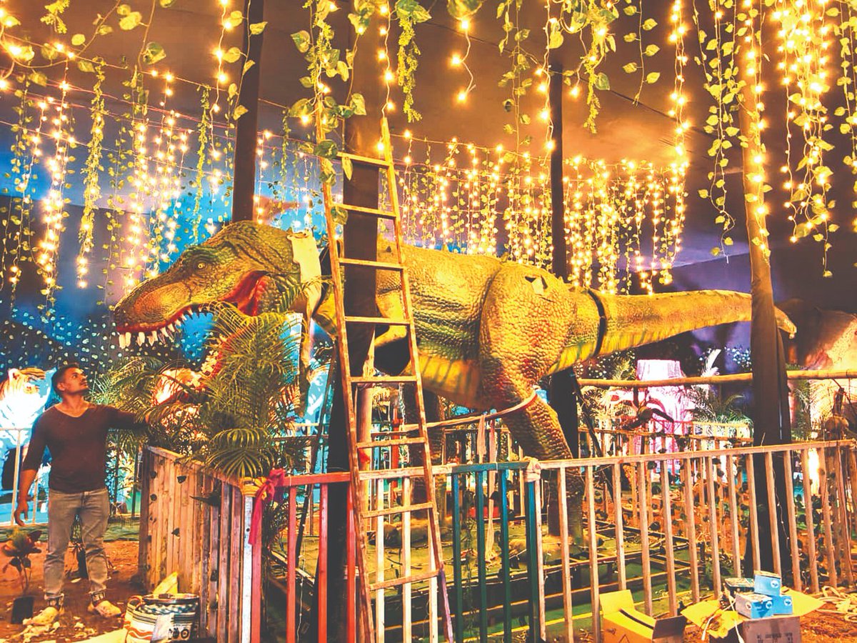 କଟକ ଐତିହାସିକ ବାଲିଯାତ୍ରା-୨୦୨୫
ଚଳିତ ବର୍ଷ ବାଲିଯାତ୍ରାରେ ଆନାମରଫିକ ୩ଡି ସ୍କ୍ରିନ, ଏକ୍ସପେରିଏନ୍ସ ଜୋନ, ଇଲୋକ୍ଟ୍ରିକ ଢୋଲ, ଭିନେଟେଜ କାର ପ୍ରଦର୍ଶନ ସହ ଲେଜର ଲାଇଟ ସୋ ଦେଖିବାକୁ ମିଳିବ...
#Cuttack #Odisha #Baliyatra