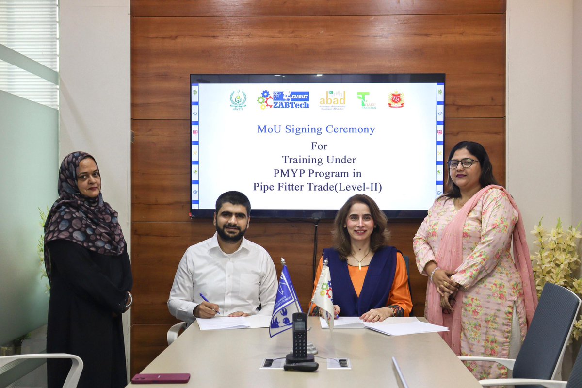 WaheedaMahesar's tweet photo. SZABIST ZABTech signed an MoU for the training under the PMYP Program in Pipe Fitter Trade (Level-II) in Karachi with #ABAD #TracePakistan #KingsGroup 

#SZABISTZABTech #MoUSigning #PMYP #NAVTTC #SkillDevelopment #TechnicalTraining #YouthEmpowerment #TVET #PipeFitterTrade #EmpoweringYouth