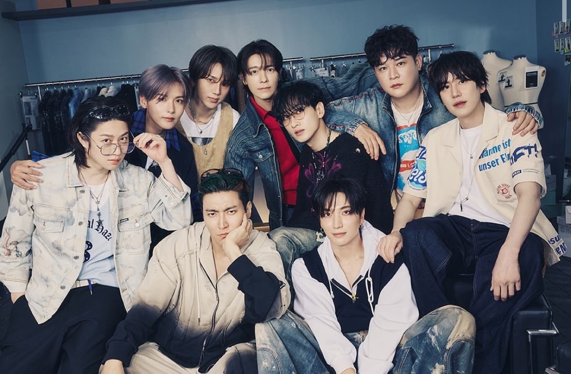 eunhxxk44's tweet photo. "Super Junior05"에서 "Super Junior25"까지
 #슈퍼주니어_더라스트맨_스탠딩 https://t.co/MEBXdDu19p