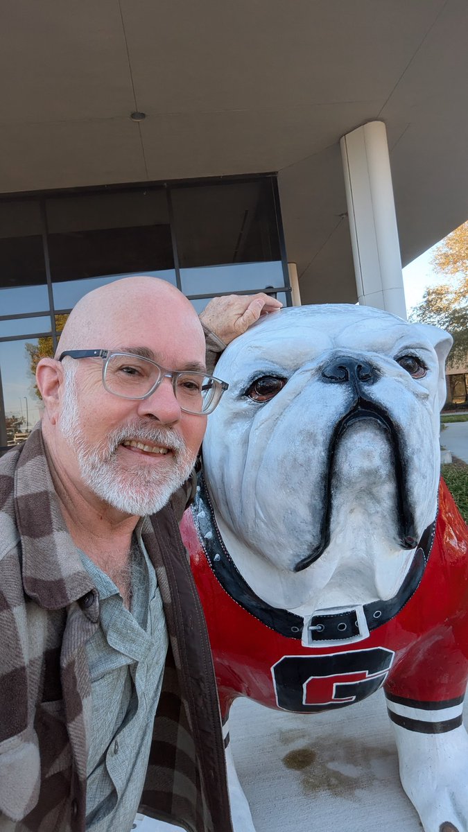 NematodeGuy's tweet image. Something is really wrong with this photo!