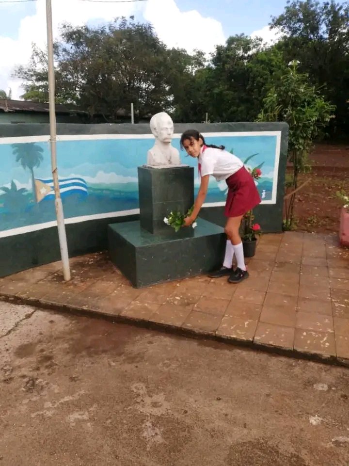 NelsonMislenis's tweet photo. #EducaciónHolguìn #EducaciónMoa
#HolguinSi 
De regreso a clases en el territorio moense tras él paso de huracán Melisa. https://t.co/aIRrHW10nG