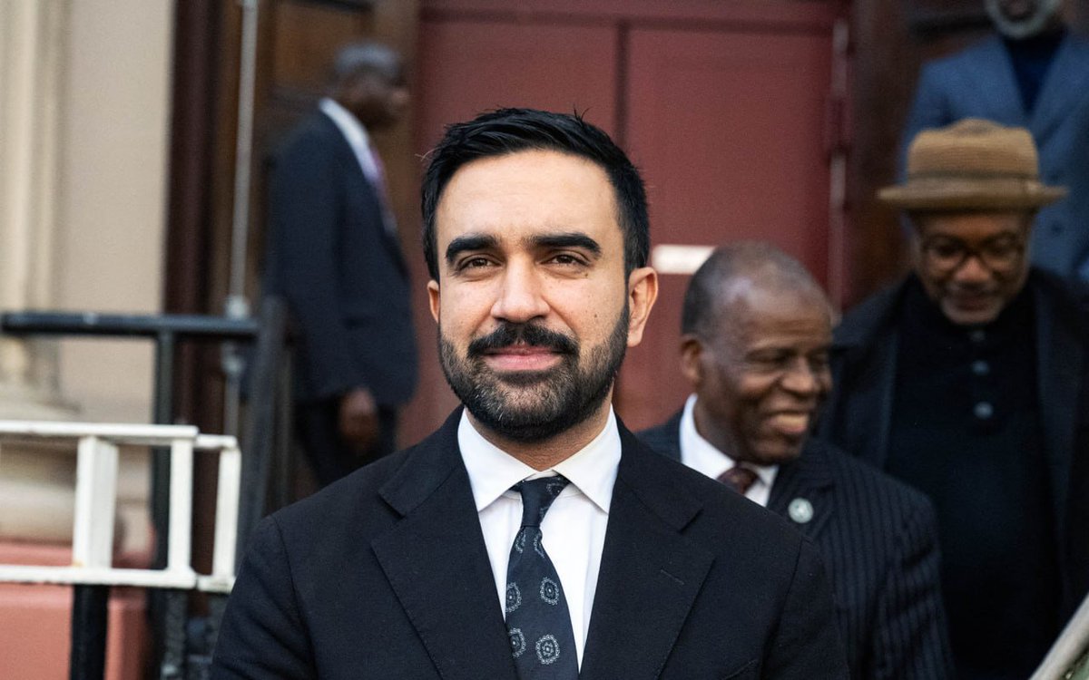 S'il était français, Zohran Mamdani serait insoumis.

👉 Programme de rupture à partir des besoins des gens
👉 Ambitions fortes pour la ville
👉 Maintien du cap malgré les insultes du système médiatico-politique
👉 Ligne antiraciste et pacifiste claire
👉 Campagne populaire