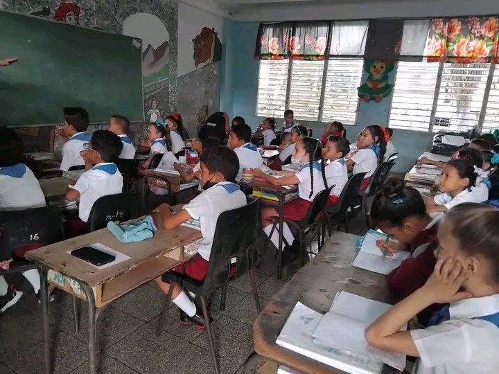 GeneralMoa80134's tweet photo. #EducaciónHolguìn #EducaciónMoa
#HolguìnSì
#CubaMined
Tras el paso del huracán Melissa, cada centro se ha convertido en símbolo de esfuerzo colectivo: la limpieza, el embellecimiento y la organización reflejan el amor por la educación y la fuerza de una comunidad que no se rinde. https://t.co/YBvvsOQg3r