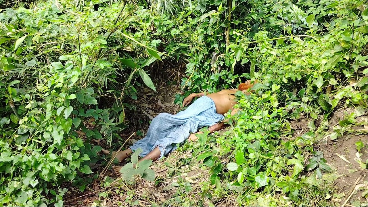 টাঙ্গাইল কালিহাতীতে বাড়ির পাশের জঙ্গল থেকে এক ব্যক্তির রক্তাক্ত লাশ উদ্ধার