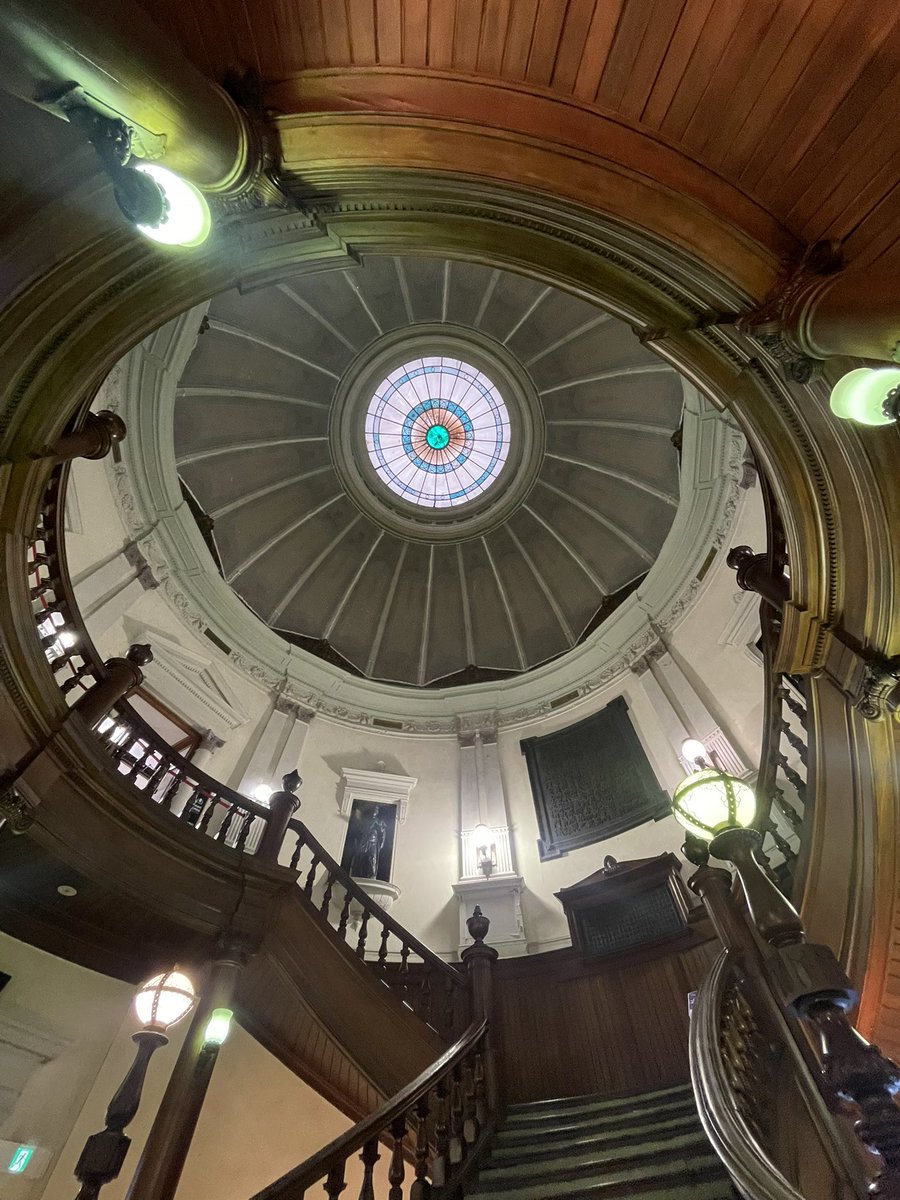 nyuushibou's tweet image. 中之島で素敵建築を見たのだけど、株で巨万の富築いた人が公共の建物作って寄付する話とか志が尊すぎるし、今も残っていて現役で使われてるの凄い🥺

一方その頃とーほぐはというと、天明以来の大飢饉で米の収穫9割減とか生きるのがギリで、そりゃ芸術や文化どころじゃねえんだよな〜米も美術もねえ！